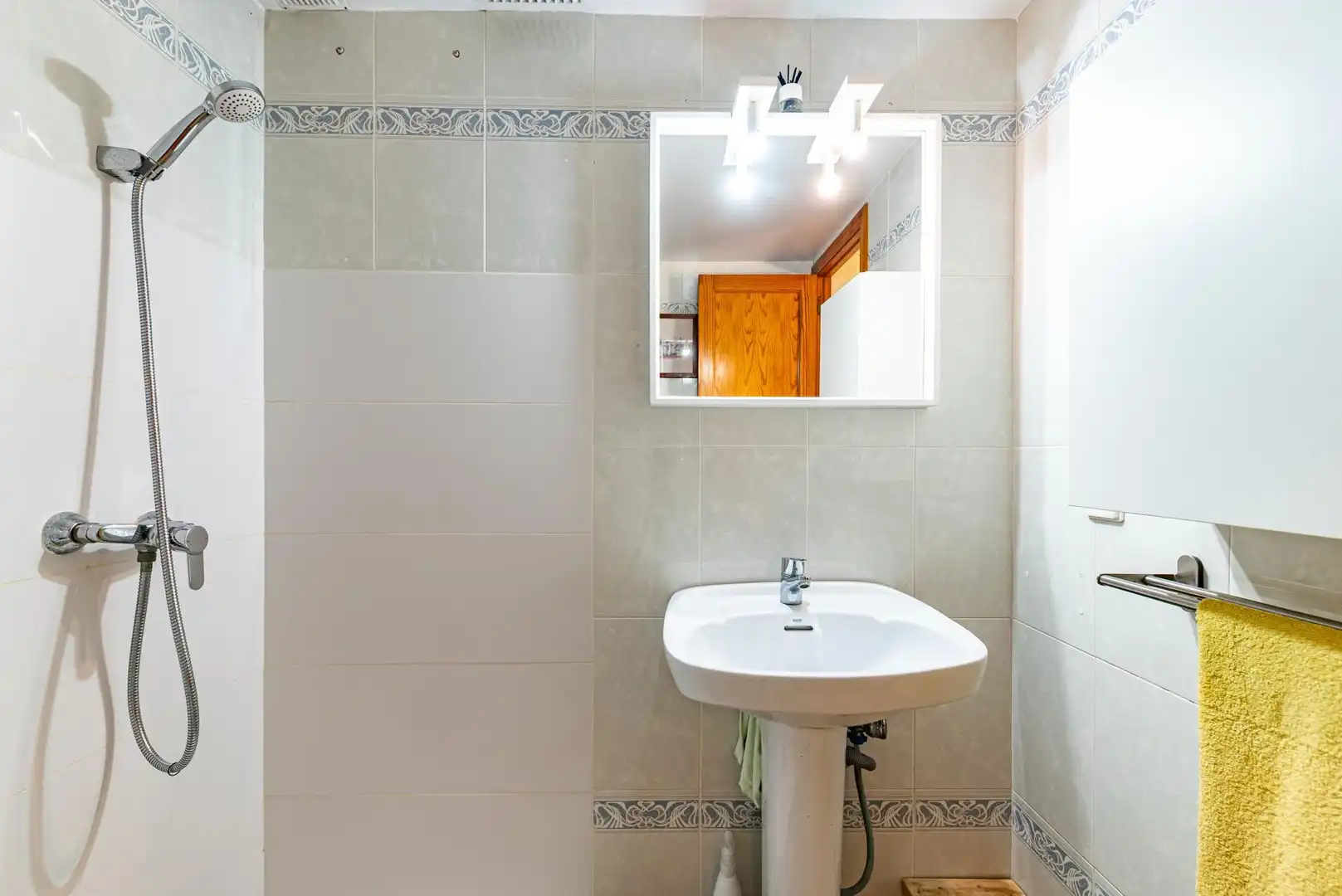 Badezimmer von Maisonette zum Verkauf in Calafell mit Heizung, Privatgarten und Terrasse