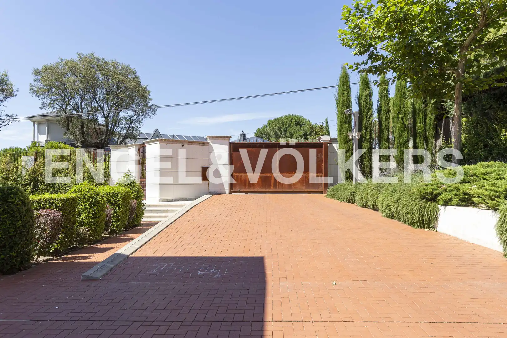 Vista exterior de Casa o xalet de lloguer en Villaviciosa de Odón amb Aire condicionat, Calefacció i Jardí privat