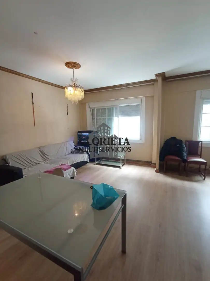 Sala d'estar de Pis en venda en Vigo  amb Terrassa i Forn