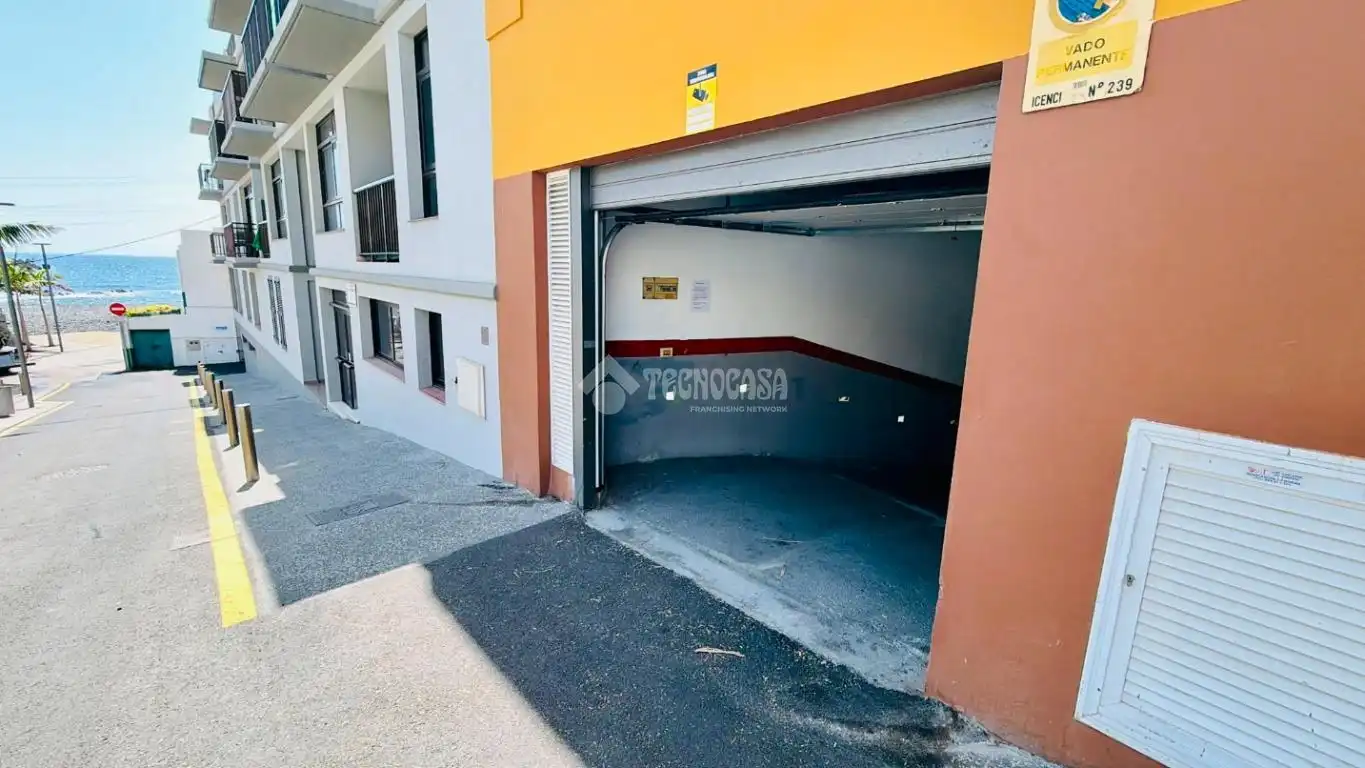 Aparcament de Pis en venda en Candelaria amb Balcó