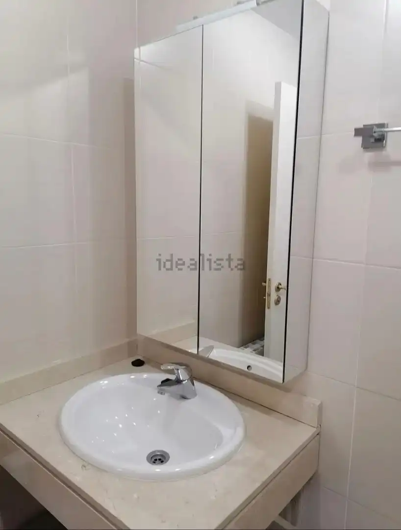 Baño de Piso de alquiler en Madrid con Calefacción y Terraza