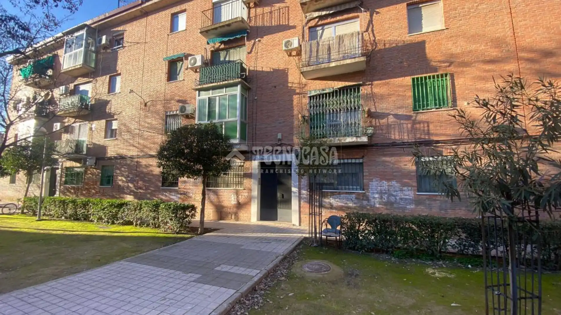 Vista exterior de Piso en venta en Ciudad Real Capital con Aire acondicionado, Calefacción y Amueblado