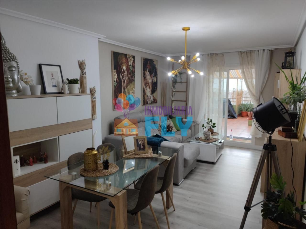 Sala d'estar de Pis en venda en Ourense Capital  amb Calefacció, Terrassa i Traster