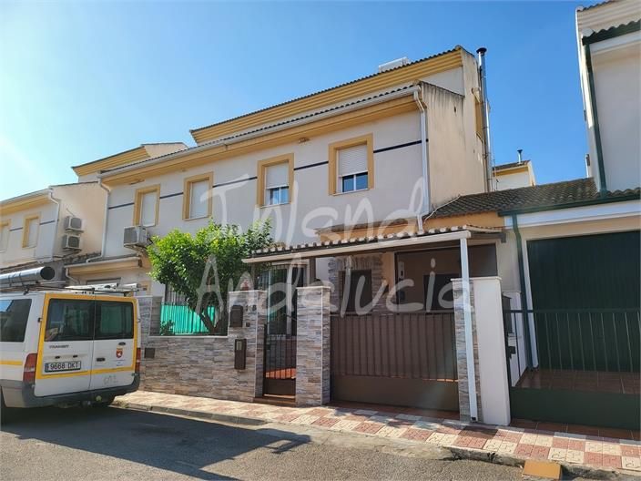 Vista exterior de Casa adosada en venda en Mollina amb Terrassa, Traster i Piscina comunitària