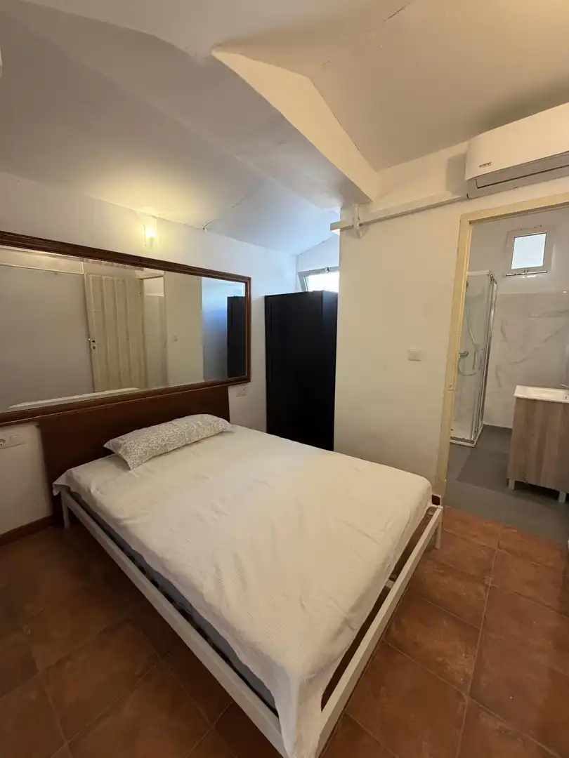 Habitación de Estudio de alquiler en Chinchón con Aire acondicionado, Calefacción y Amueblado