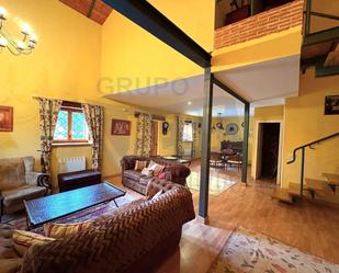 Living room of Single-family semi-detached for sale in Santa María la Real de Nieva  with Heating