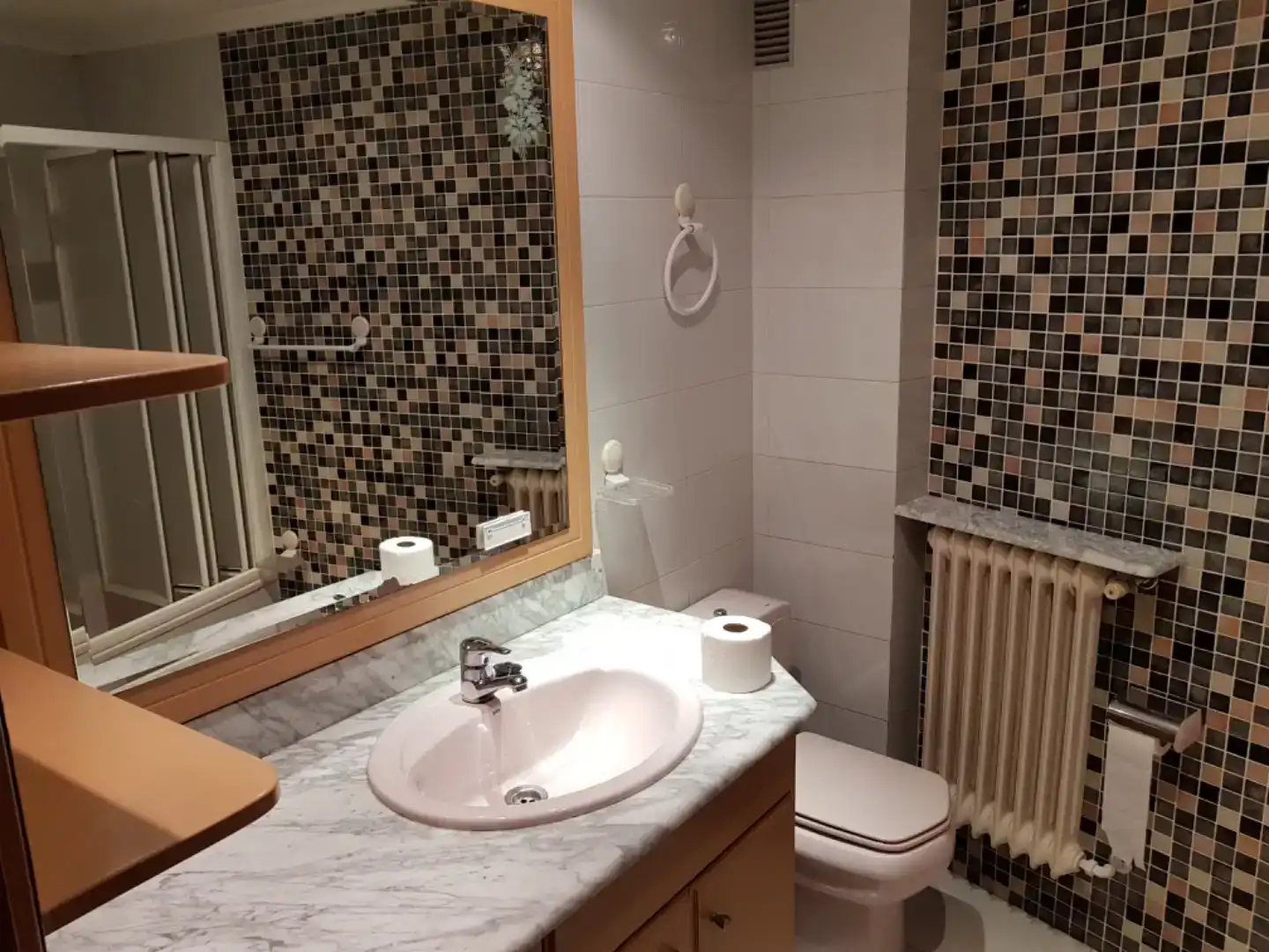 Bathroom of Flat for sale in Ponferrada
