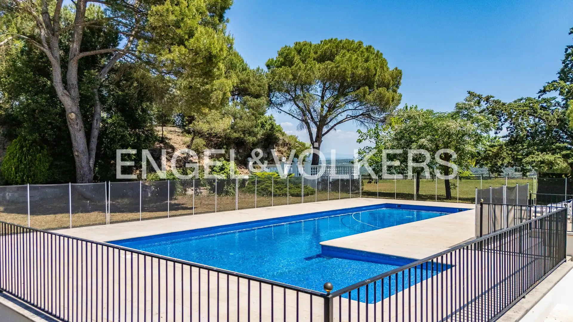 Piscina de Finca rústica en venda en Sant Feliu Sasserra amb Calefacció, Terrassa i Piscina