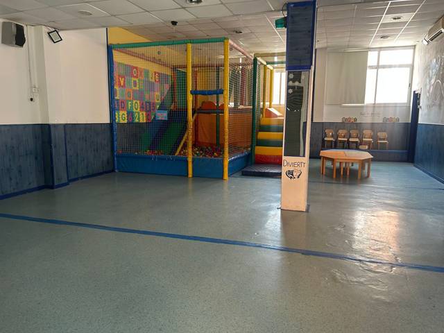 Local comercial en Alquiler en Can Vinader