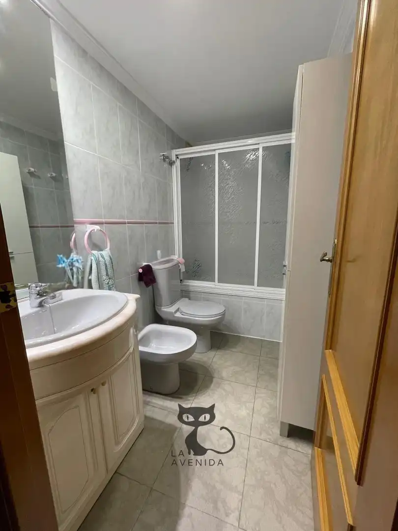 Bathroom of Apartments for sale in Manises