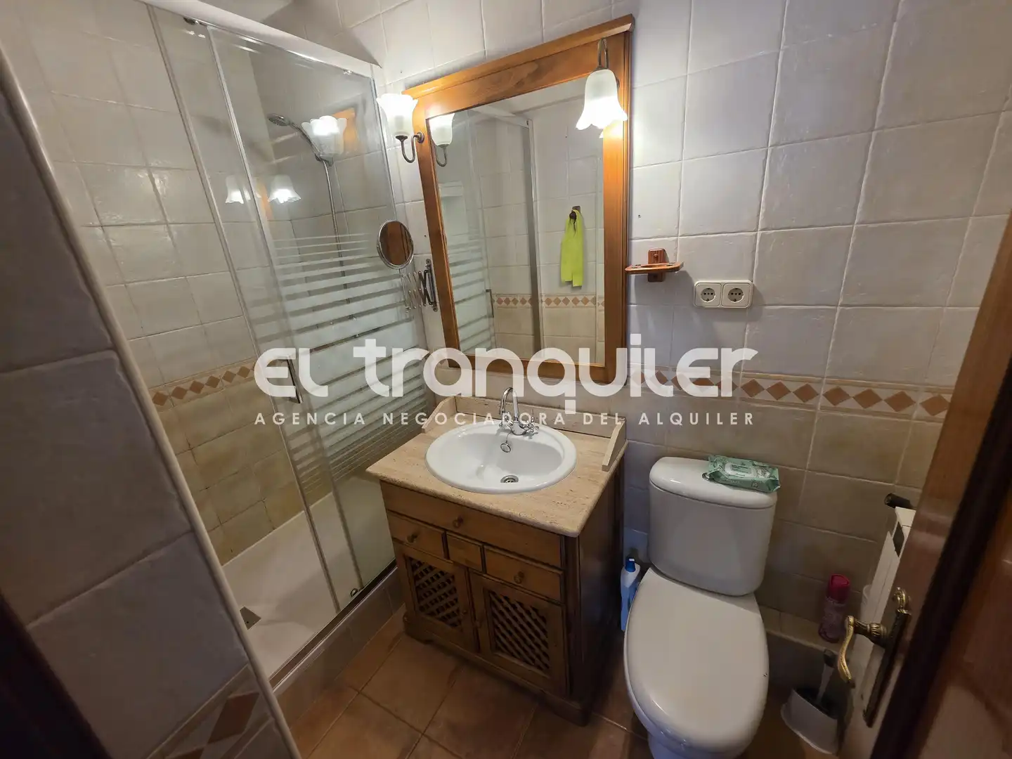 Bathroom of Flat for rent in Madrid  with Air Conditioner, Terrace and Furnished
