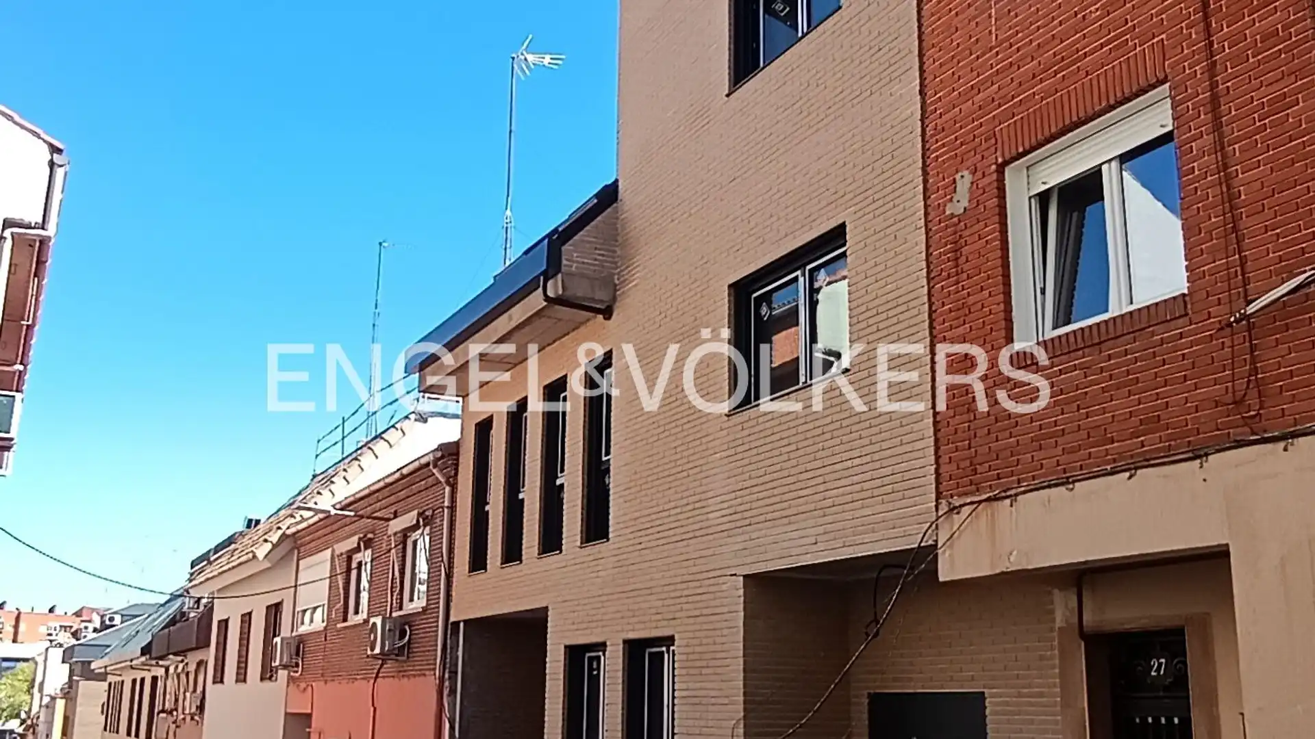 Exterior view of Duplex for sale in Las Rozas de Madrid  with Air Conditioner, Heating and Terrace