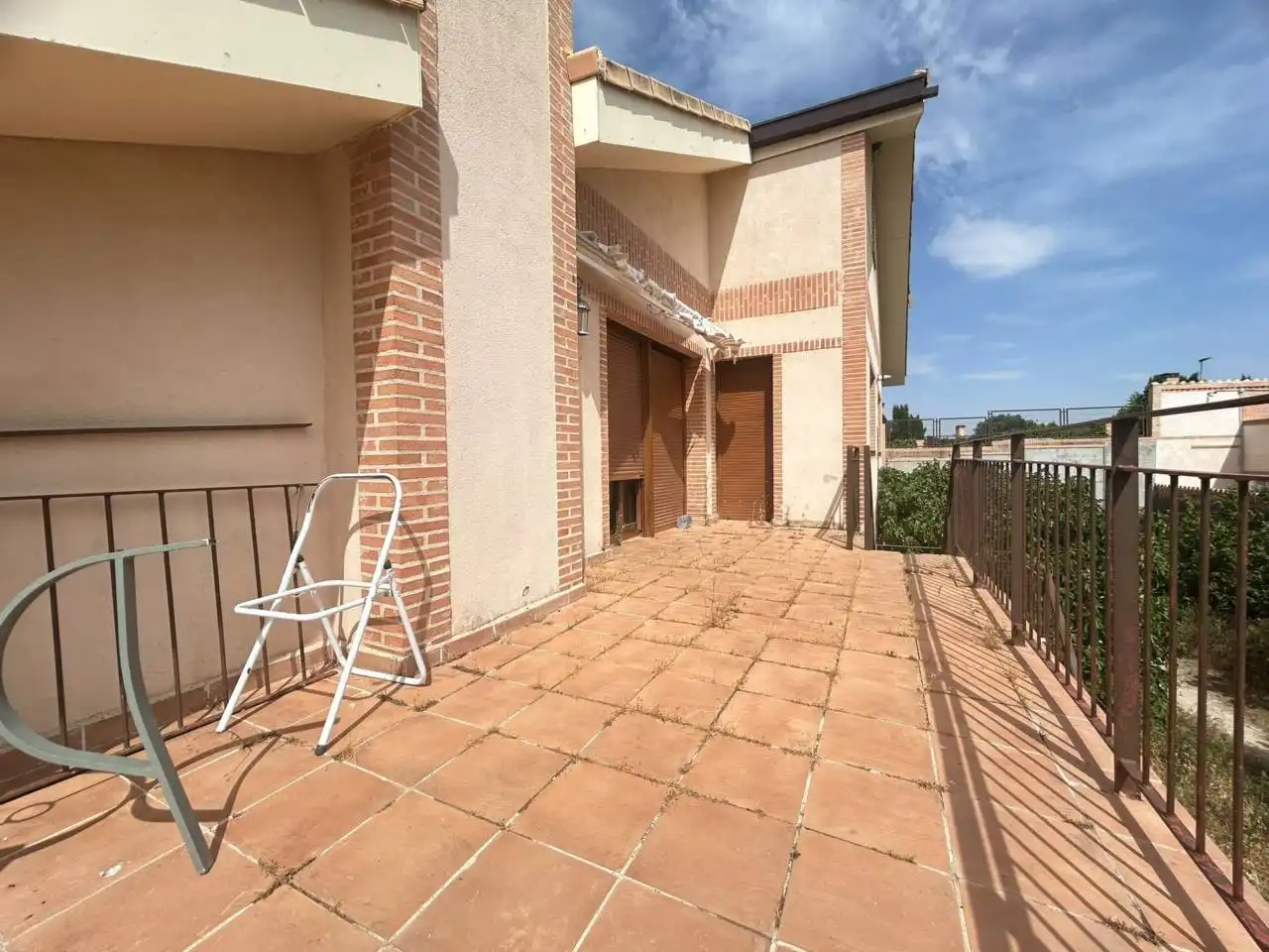 Terrasse von Haus oder Chalet zum Verkauf in Layos mit Heizung, Privatgarten und Terrasse