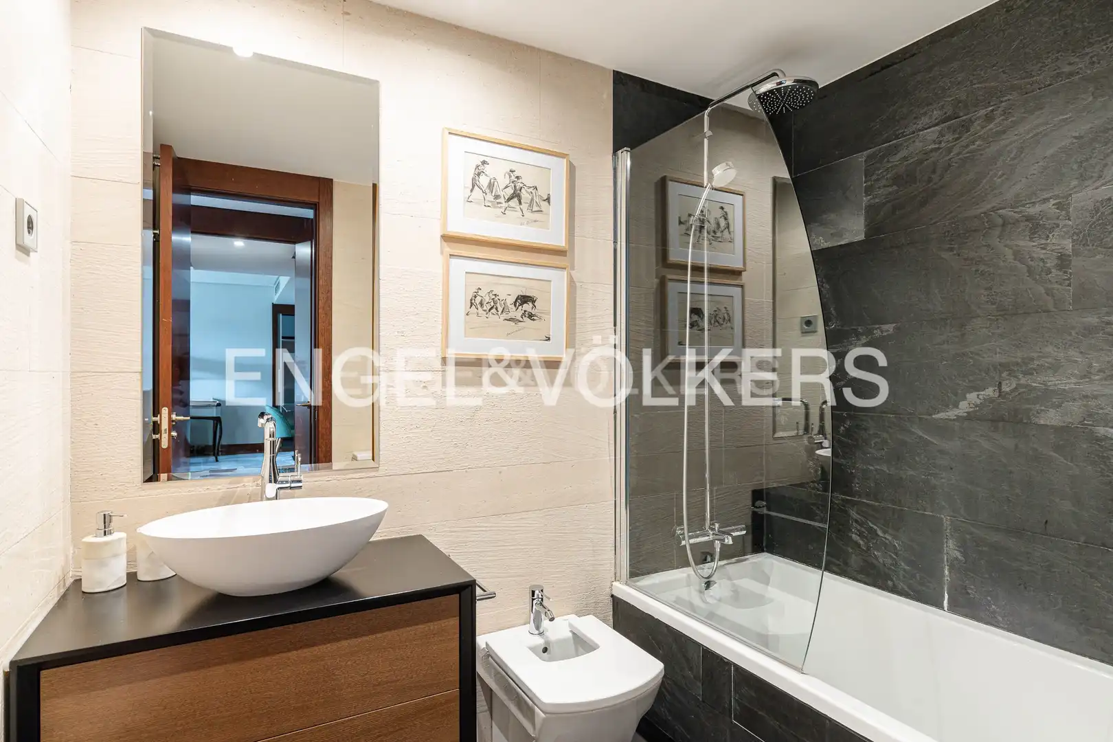 Bathroom of Flat for rent in Majadahonda  with Air Conditioner, Heating and Private garden