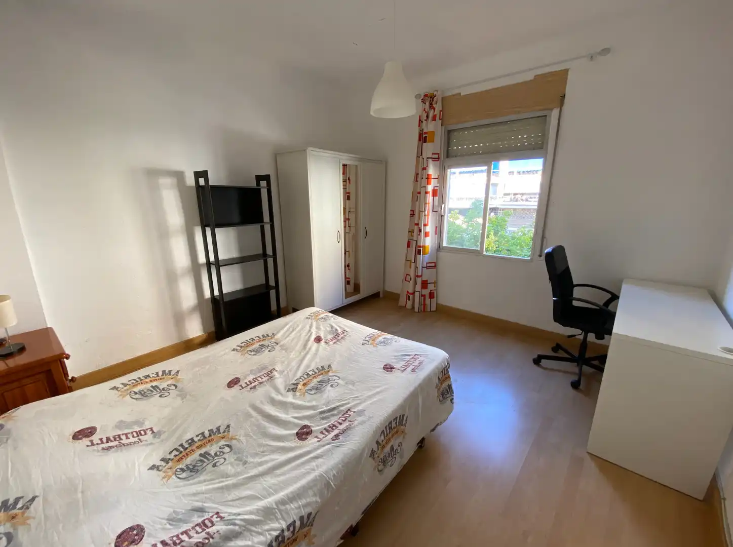 Habitación en Calle Abogado Federico Orellana Toledano, Girón - Las Delicias, Carretera de Cádiz