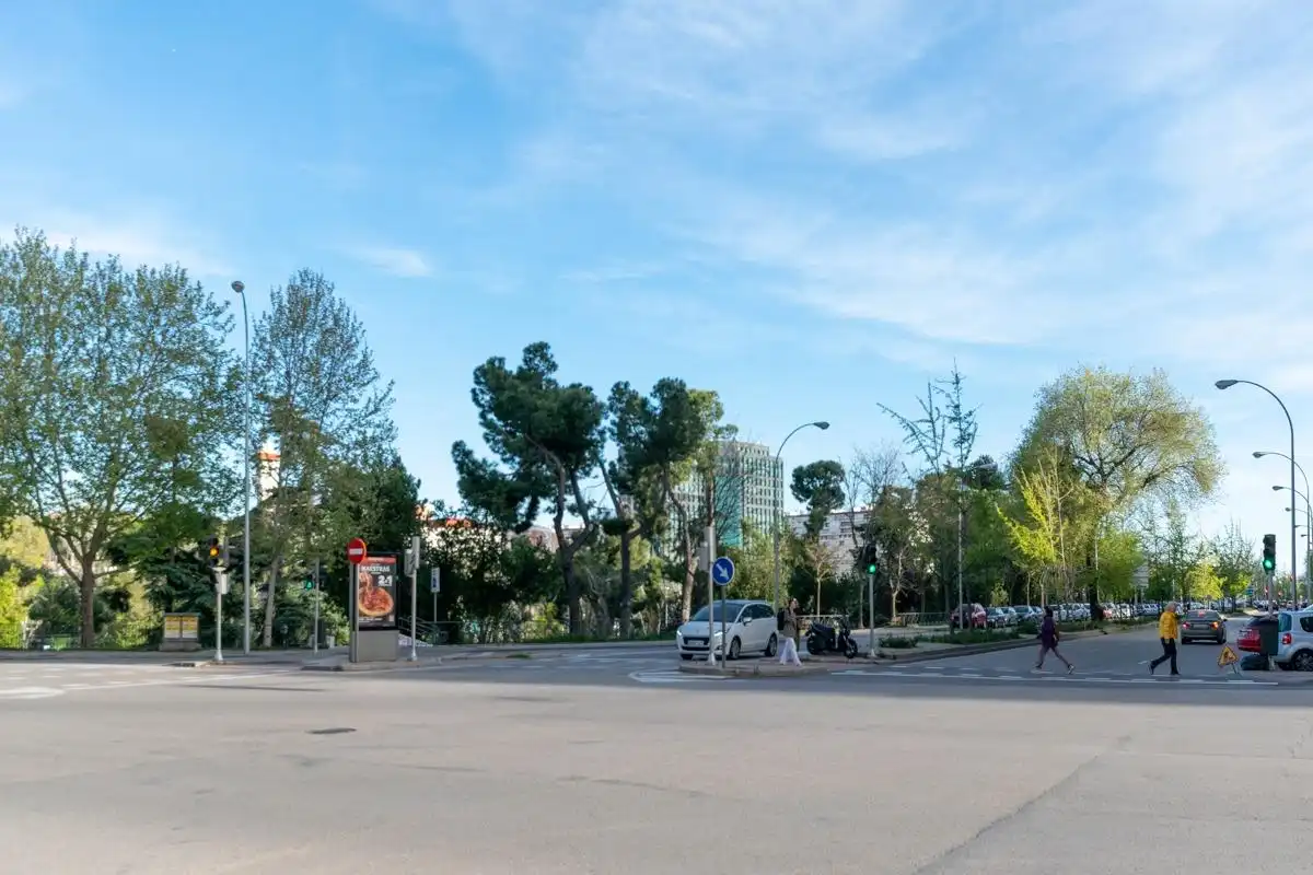 Piso de alquiler en Avenida Brasilia, Guindalera