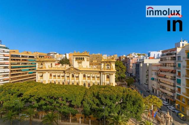 Piso en Venta en de la Estación 5 en Ensanche - Diputación