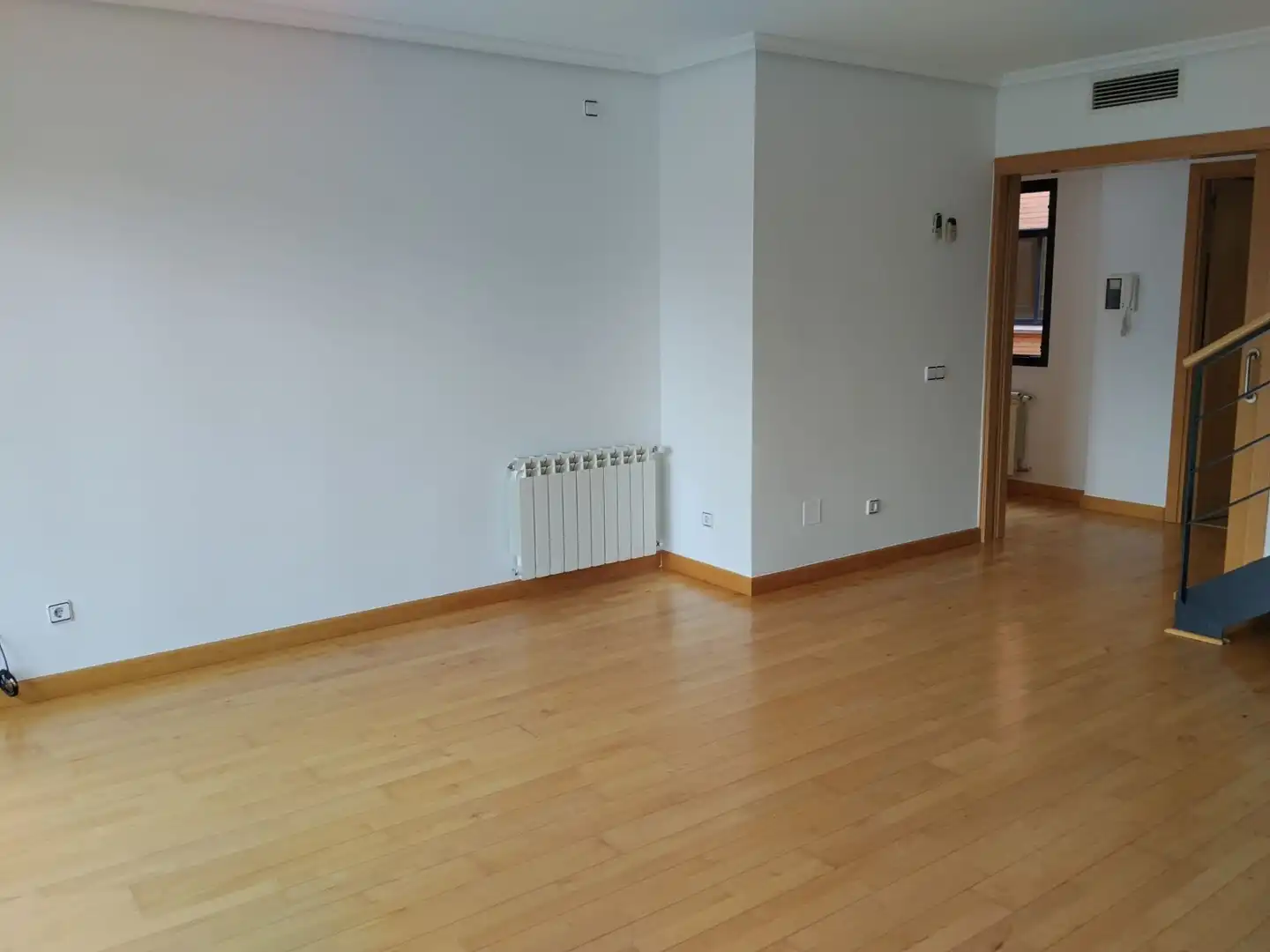 Sala d'estar de Dúplex de lloguer en Pozuelo de Alarcón amb Aire condicionat, Calefacció i Terrassa