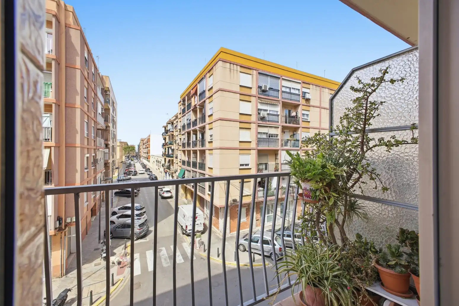 Vista exterior de Pis en venda en Alaquàs amb Aire condicionat i Balcó