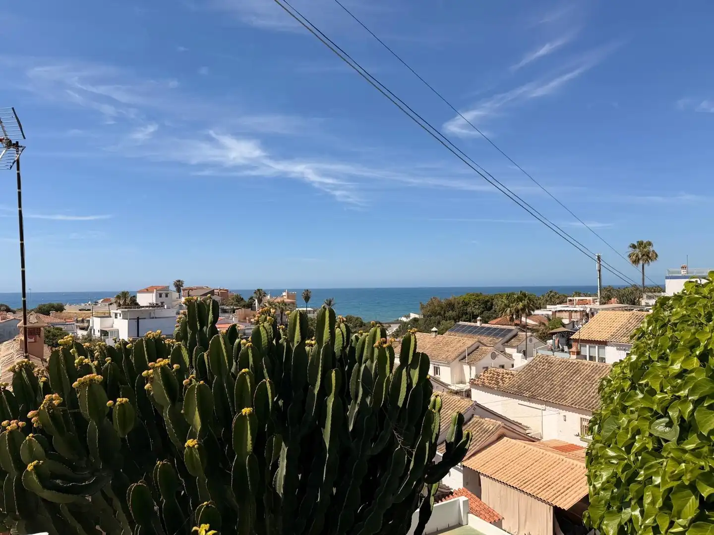 Vista exterior de Casa adosada de lloguer en Mijas amb Aire condicionat, Calefacció i Jardí privat