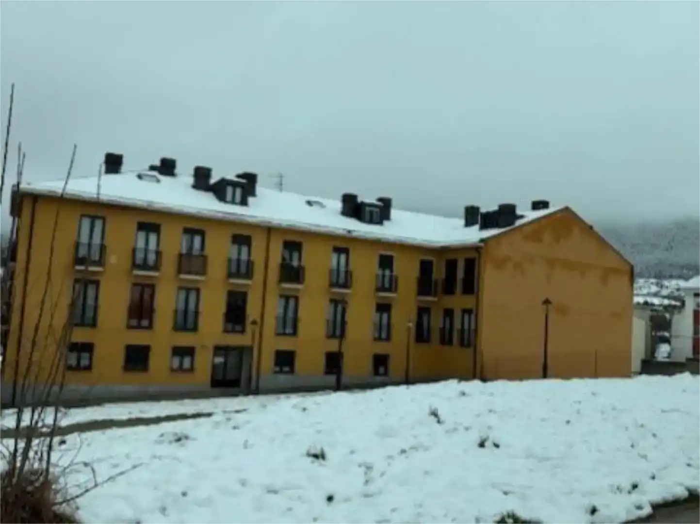Außenansicht von Maisonette zum Verkauf in El Espinar mit Balkon