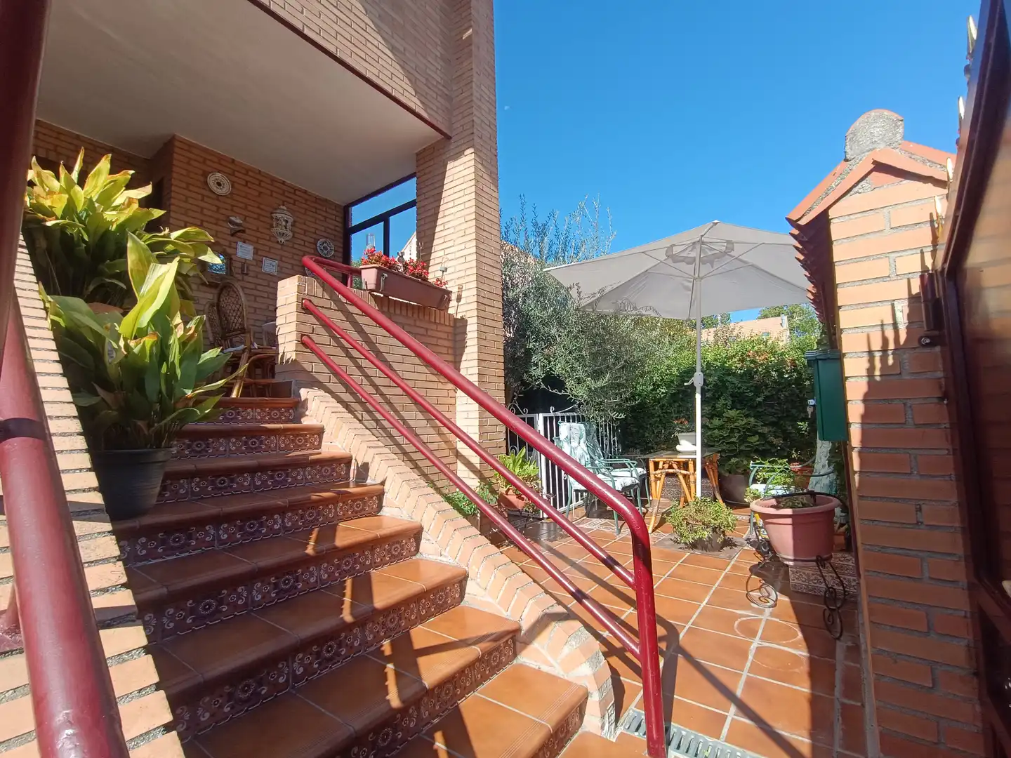 Casa adosada en venta en Valderas - Los Castillos
