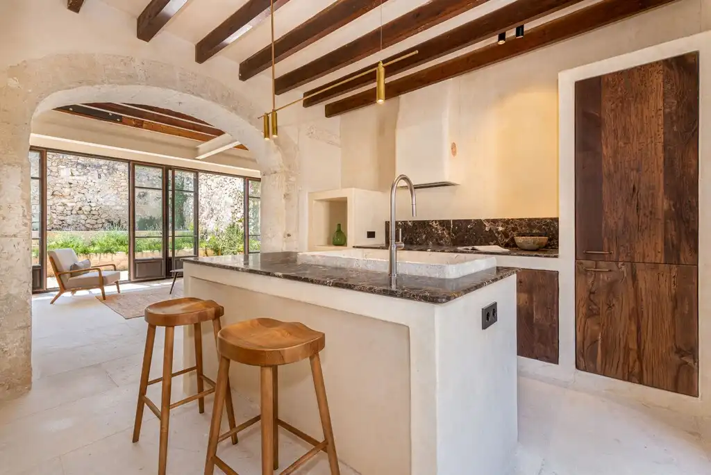 Cocina de Finca rústica en venta en Selva con Aire acondicionado, Calefacción y Jardín privado