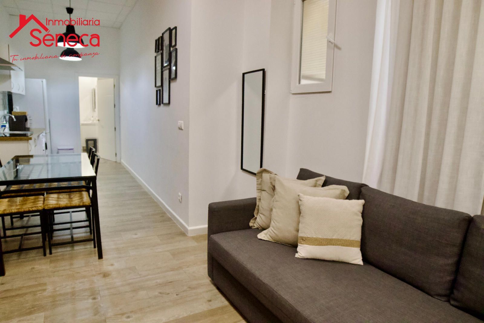 Sala d'estar de Pis en venda en  Córdoba Capital amb Aire condicionat, Calefacció i Moblat