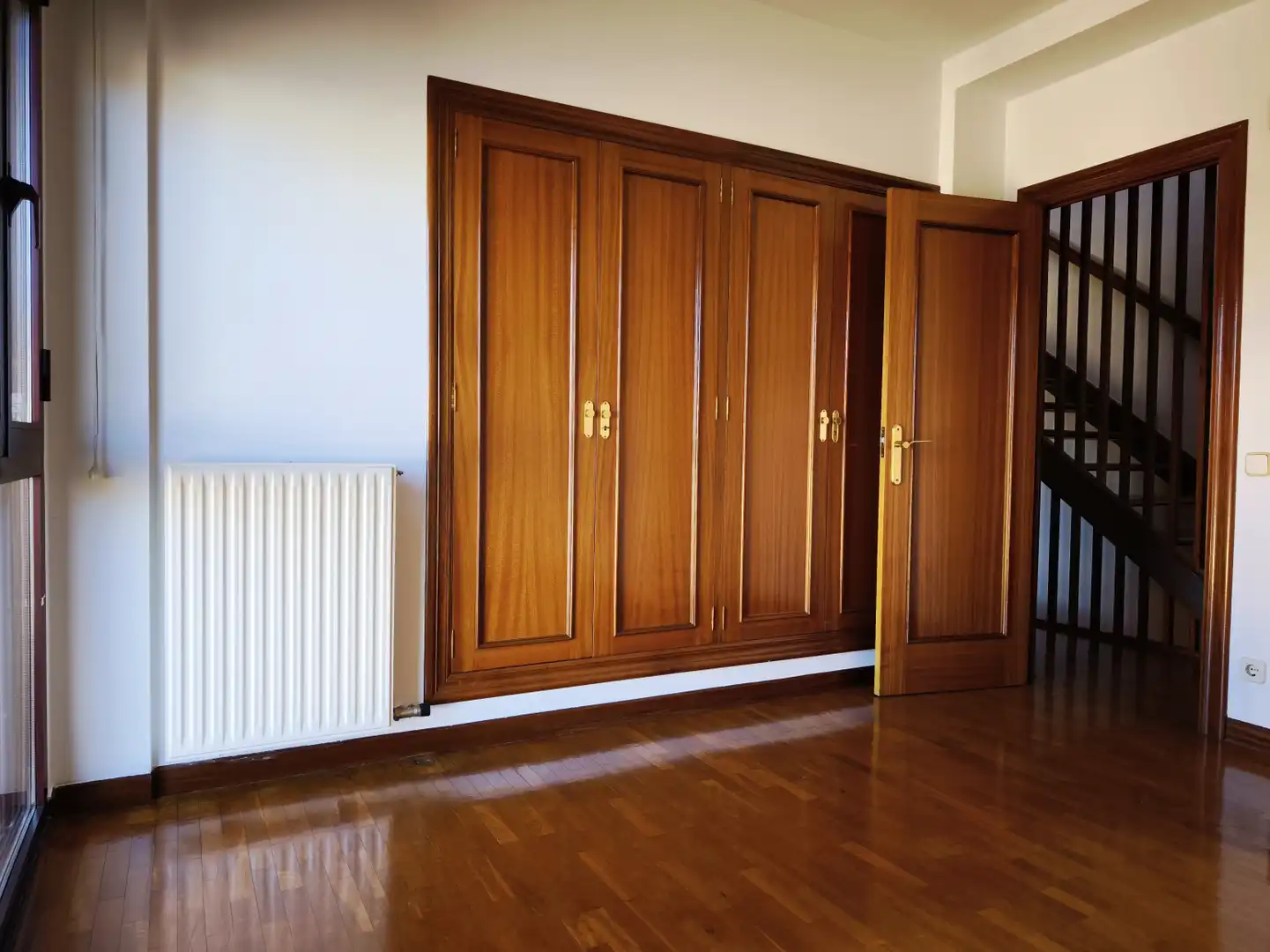 Dormitori de Casa o xalet en venda en  Logroño amb Calefacció, Parquet i Terrassa