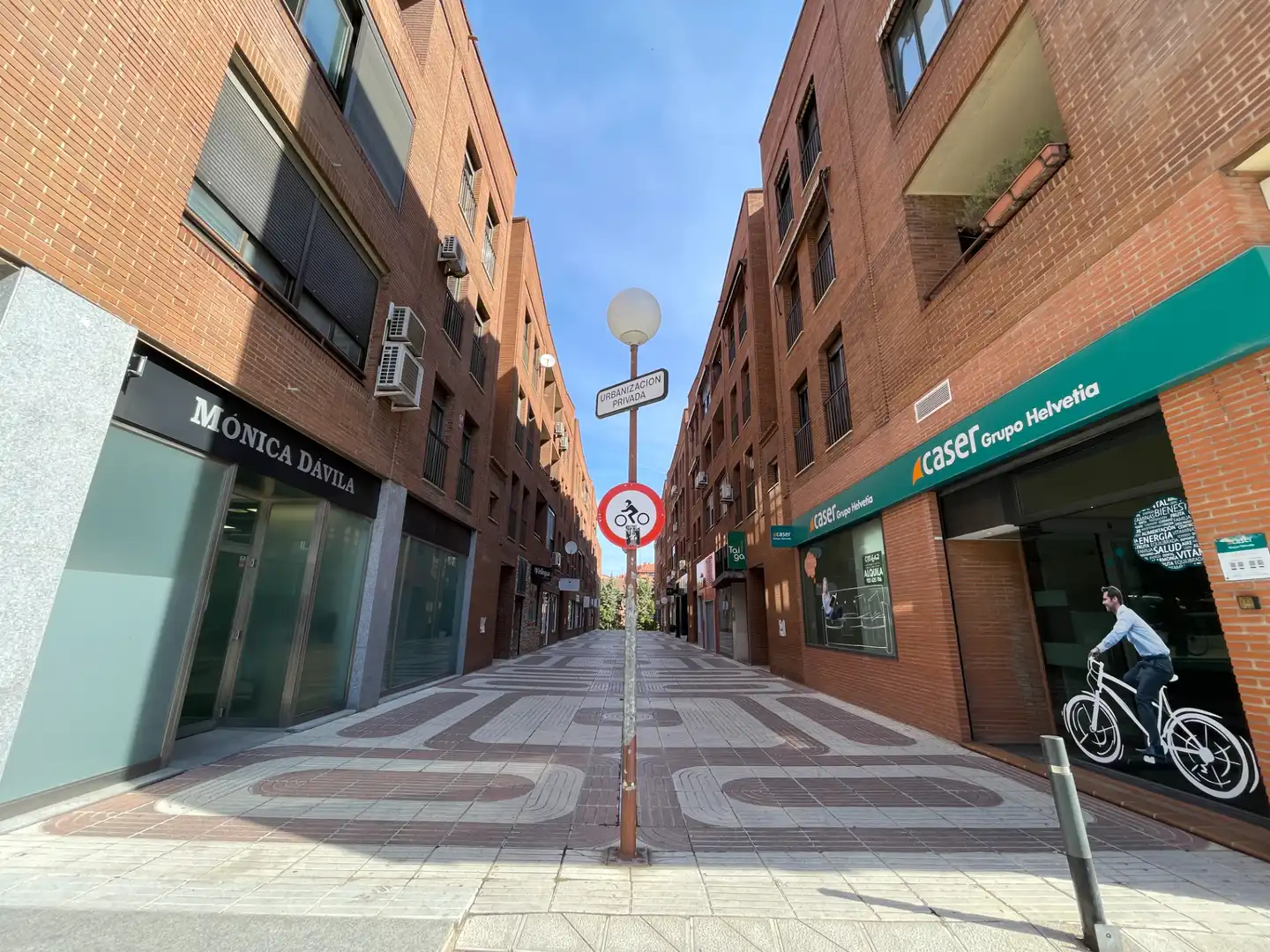 Vista exterior de Local de alquiler en Toledo con Aire acondicionado, Calefacción y Alarma