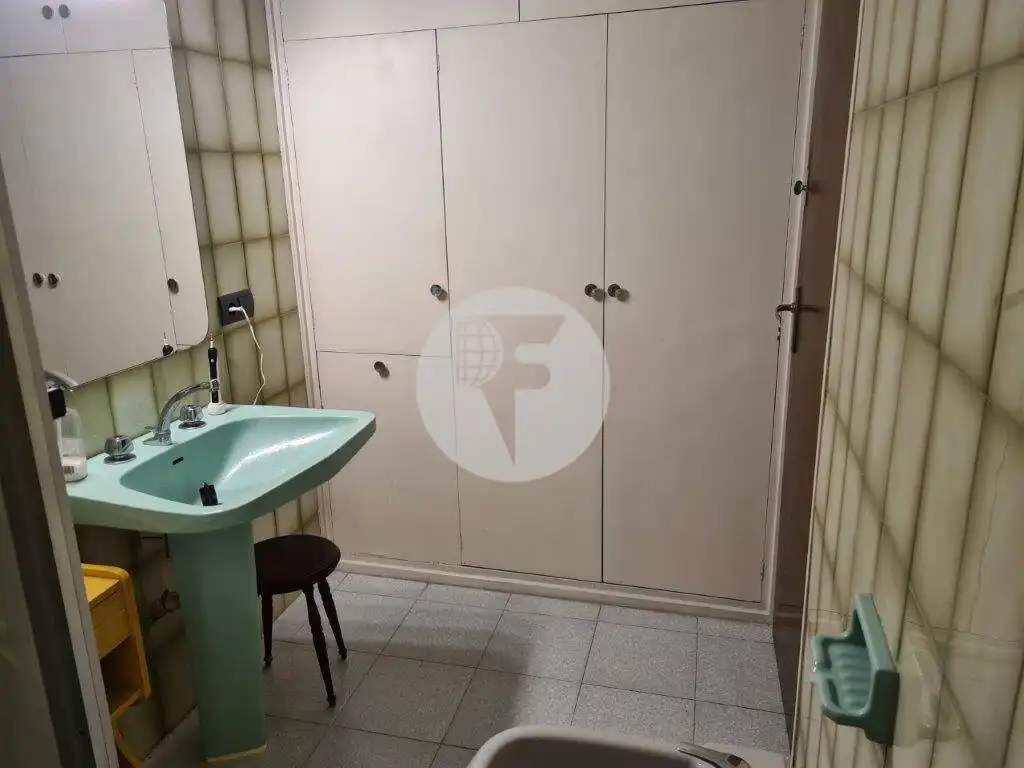 Bathroom of Buildings for sale in Terrassa