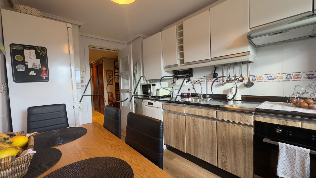 Kitchen of Flat for sale in  Madrid Capital  with Air Conditioner and Heating