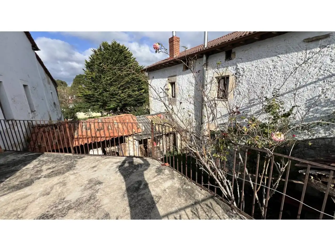 Vista exterior de Casa o xalet en venda en Merindad de Montija amb Calefacció, Jardí privat i Terrassa