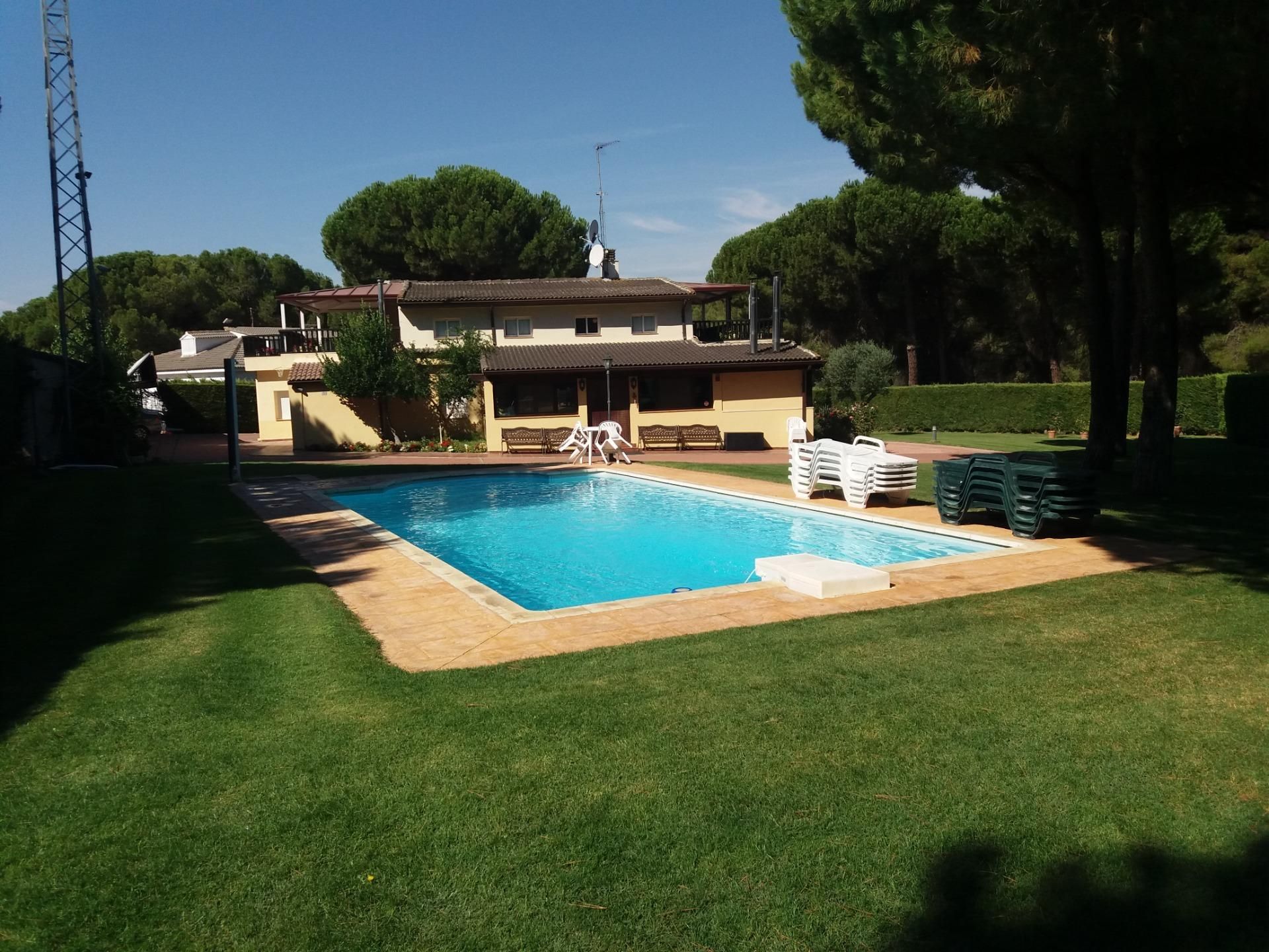 Piscina de Casa o chalet en venta en Laguna de Duero con Calefacción, Jardín privado y Terraza
