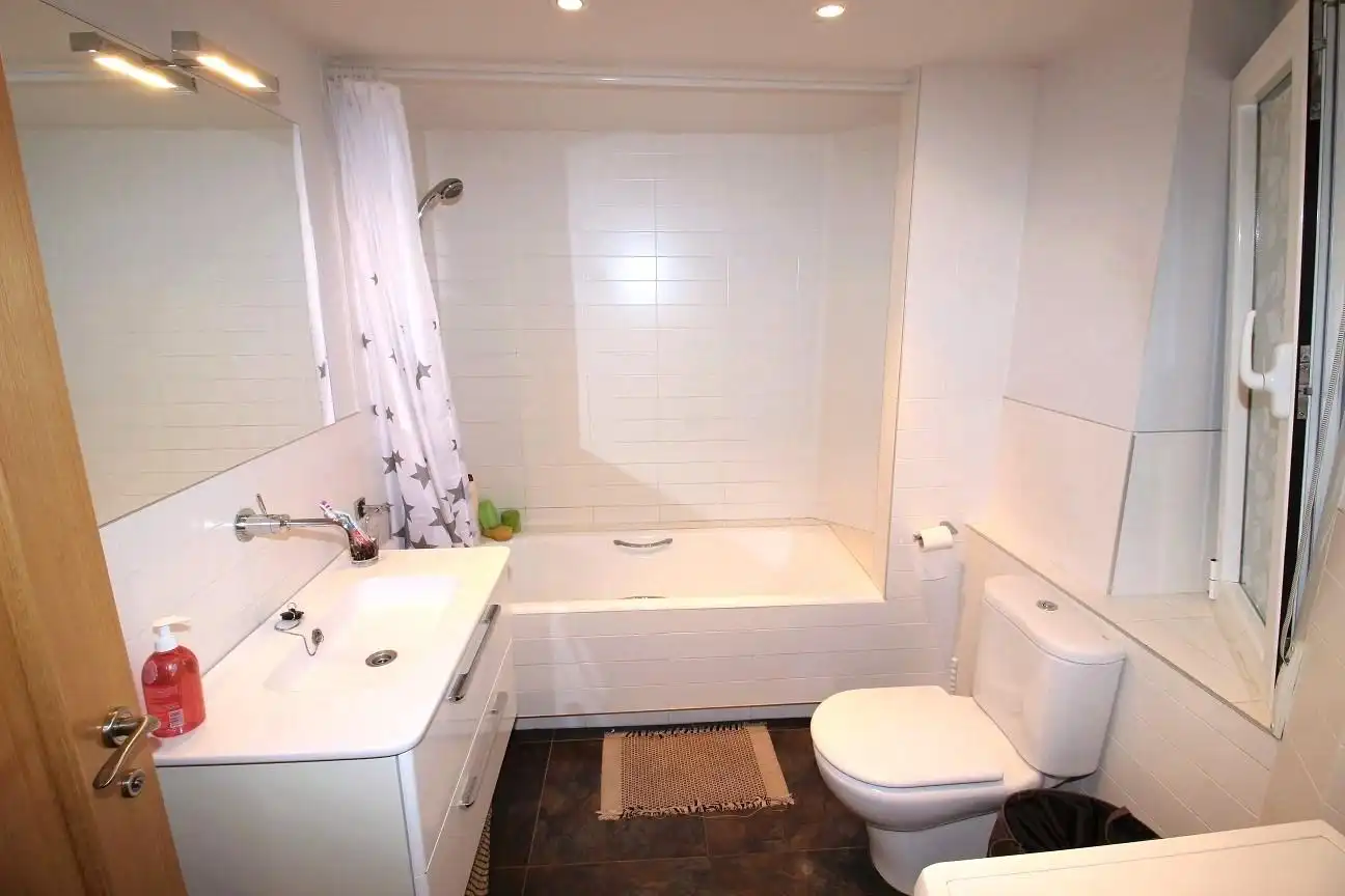 Baño de Apartamento en venta en Oñati con Calefacción y Trastero