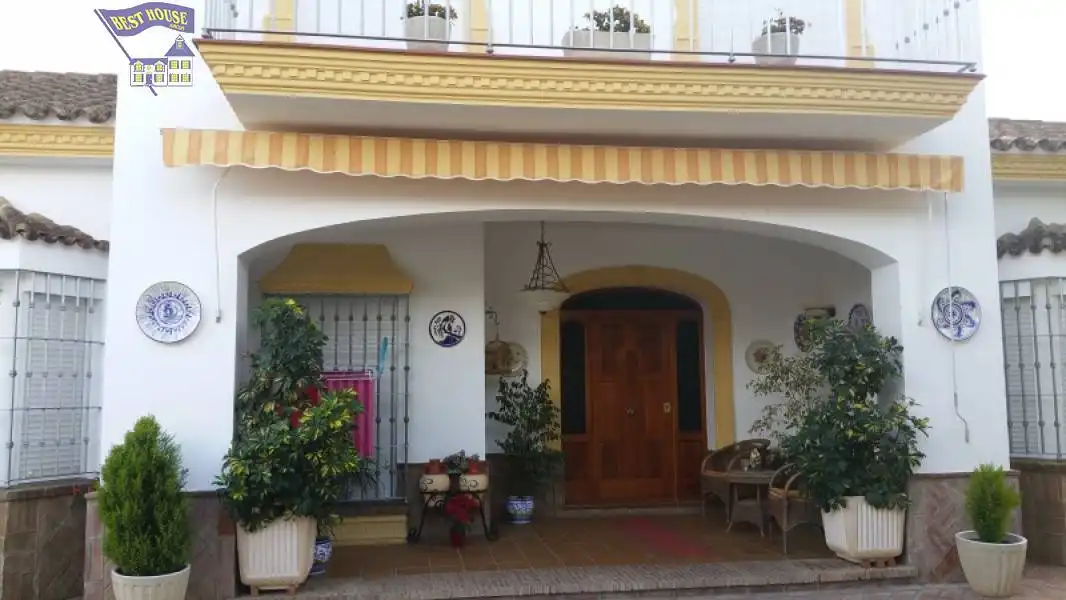 Casa o xalet en venda en Arcos de la Frontera amb Aire condicionat, Jardí privat i Traster