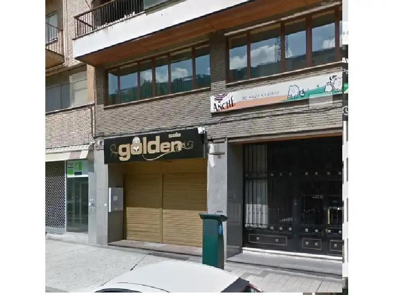 Local comercial en venta en AV CASADO DEL  ALISAL