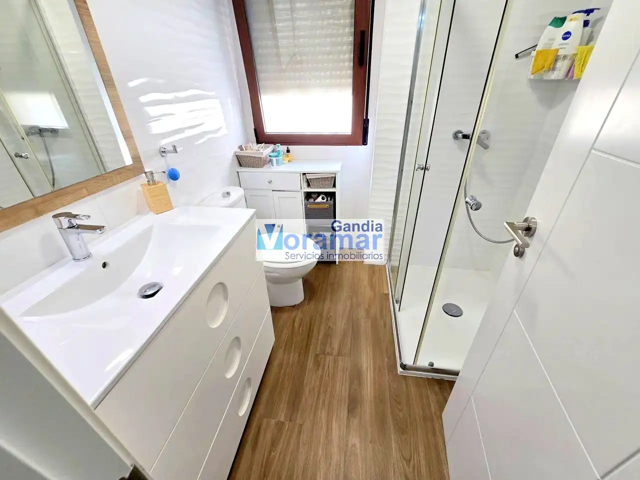 Baño de Apartamento de alquiler en Gandia con Aire acondicionado, Terraza y Amueblado