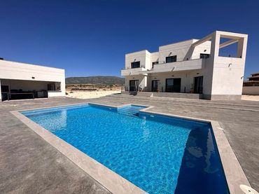 Casa en venda a El Pinós / Pinoso