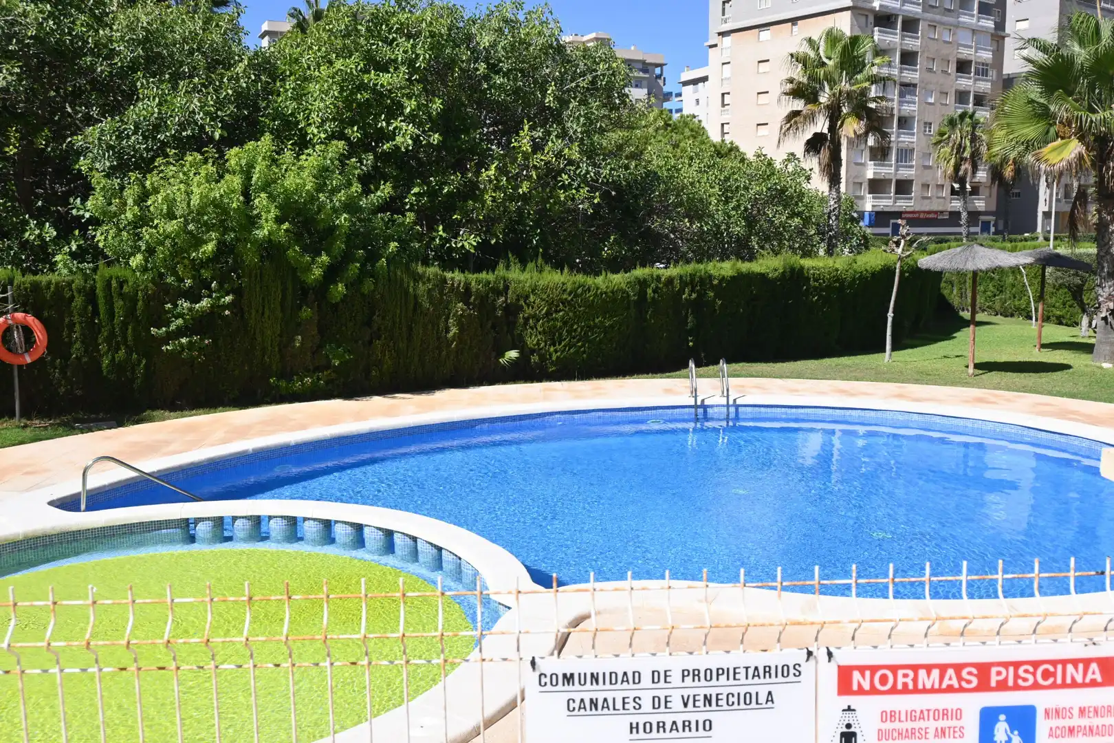 Apartament amb piscina en venda a Calle Sierra del Almirez 15