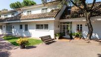 Vista exterior de Casa o xalet en venda en Pozuelo de Alarcón amb Calefacció, Jardí privat i Parquet