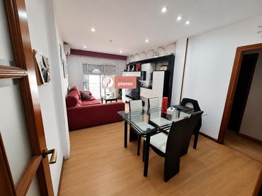 Wohnung mit Balkon zum Verkauf in Instituts - Universitat