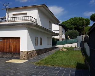 Vista exterior de Casa o xalet en venda en Canovelles amb Piscina comunitària