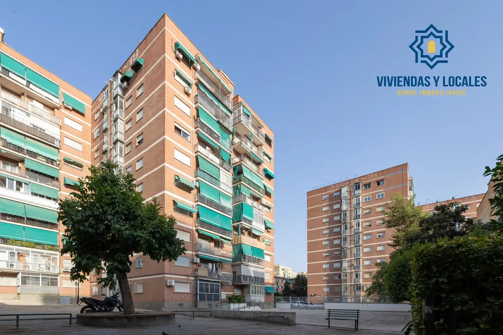 Exterior view of Flat for sale in Granada  with Private garden
