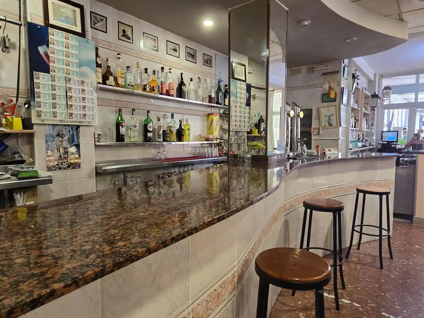 Commercial properties for sale in Tavernes de la Valldigna  with Furnished