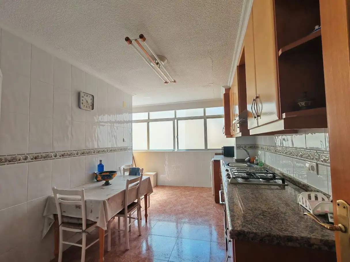 Kitchen of Flat for sale in Elche / Elx  with Air Conditioner