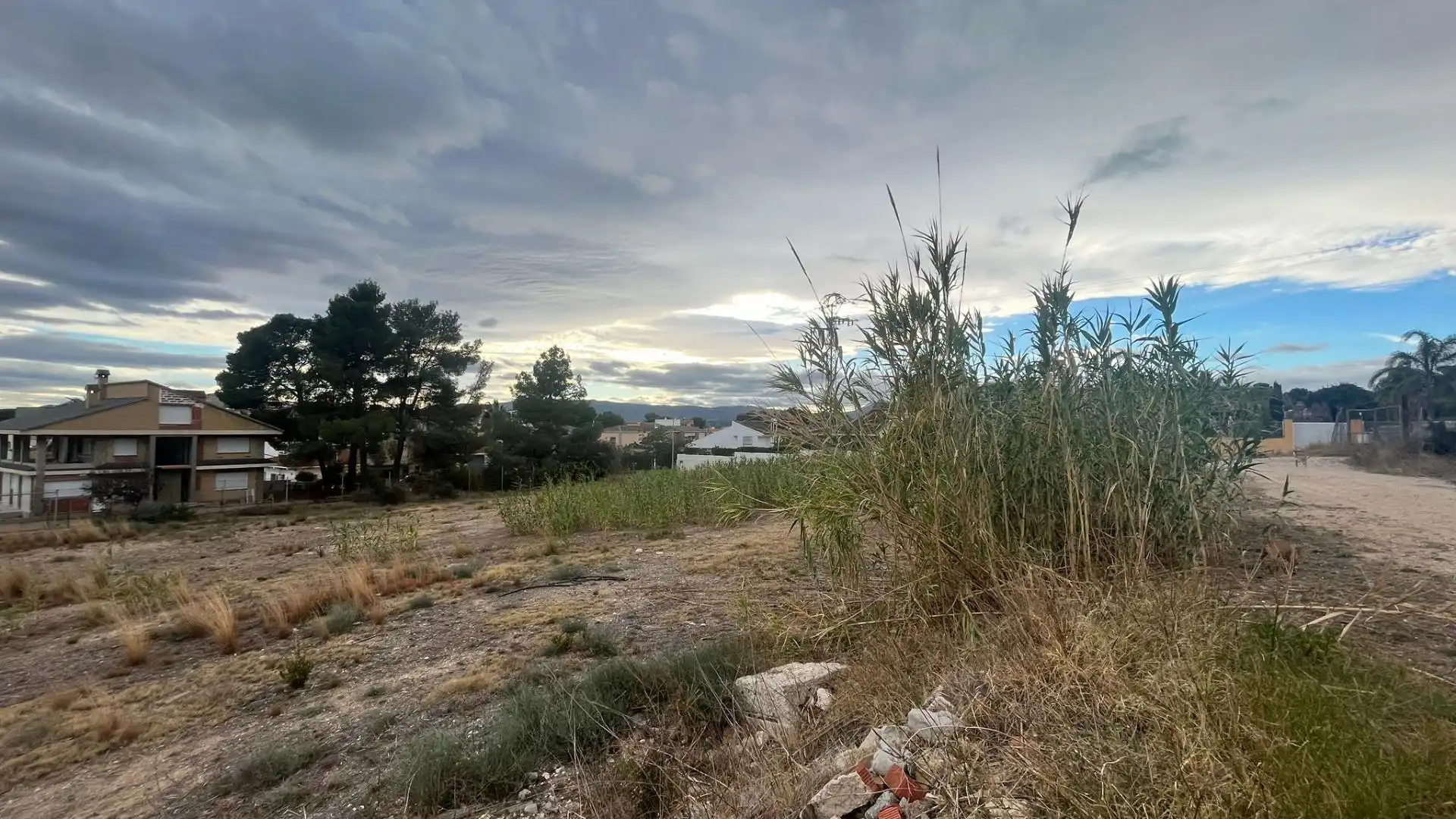 Terreny residencial en venda a Avenida Avinguda del Carles Salvador