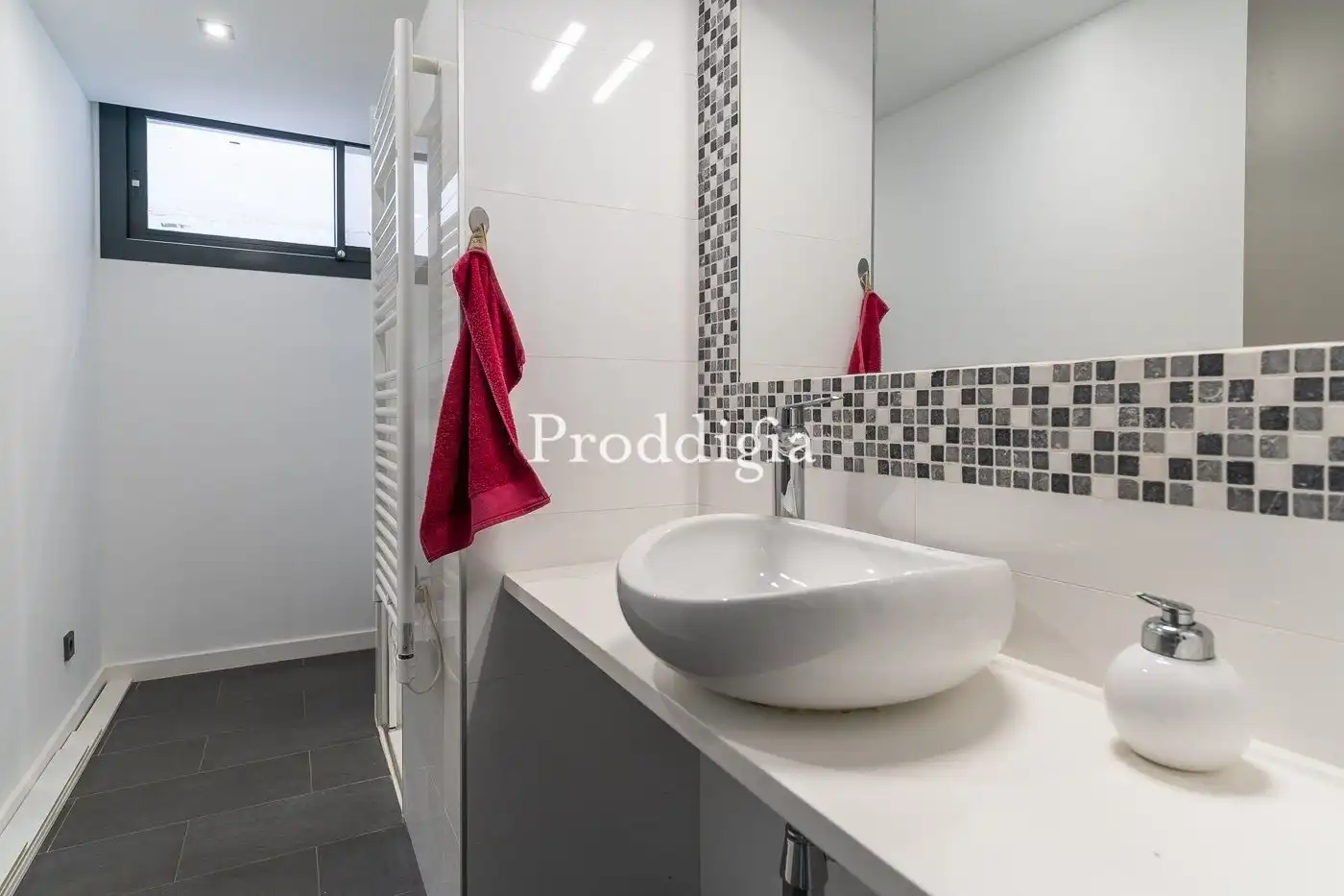 Bathroom of Houses for sale in Sant Cugat del Vallès  with Air Conditioner, Heating and Storage room