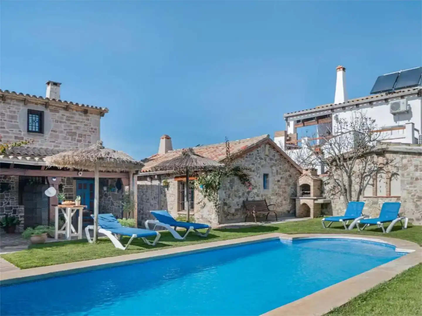 Piscina de Finca rústica de lloguer en Conil de la Frontera amb Aire condicionat, Jardí privat i Piscina