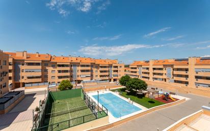 Vista exterior de Dúplex en venda en Navalcarnero amb Aire condicionat, Terrassa i Balcó